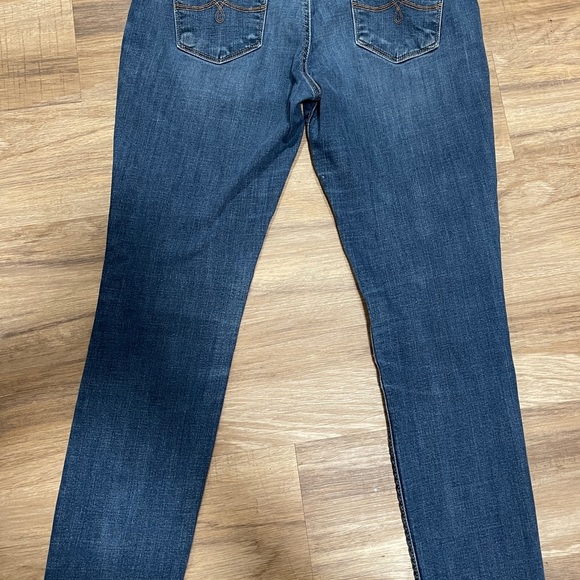 Lucky Brand Lolita Skinny Jeans - Picture 5 of 8